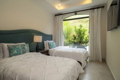 Luxury Villa Photo #39