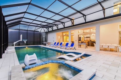 Luxury Villa Photo #4