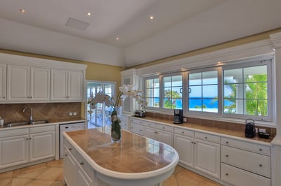 Luxury Villa Photo #22