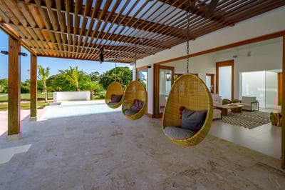Luxury Villa Photo #6