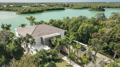Luxury Villa Photo #49