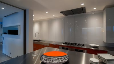 Dining Area & Kitchen
