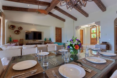 Luxury Villa Photo #15