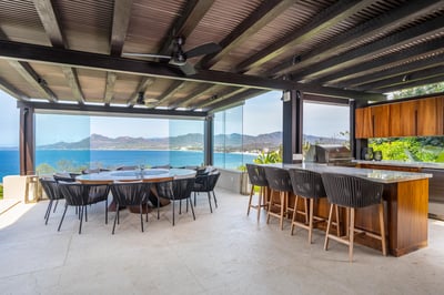 Luxury Villa Photo #13