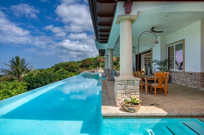Luxury Villa Photo #10