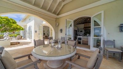 Kitchen & Dining Area
