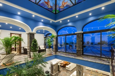 Luxury Villa Photo #31