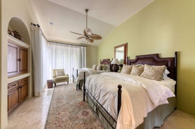 Luxury Villa Photo #30