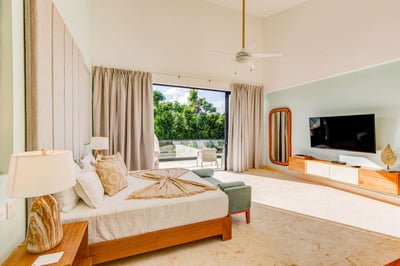 Luxury Villa Photo #18