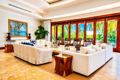 Luxury Villa Photo #18
