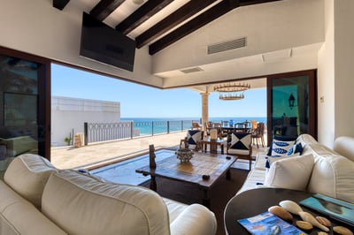 Luxury Villa Photo #17