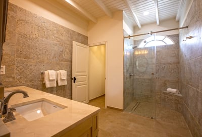 Luxury Villa Photo #30