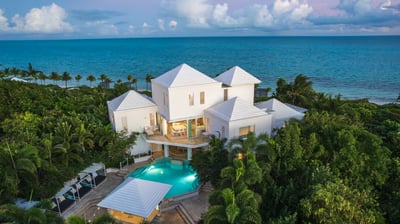 Luxury Villa Photo #24