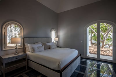 Luxury Villa Photo #25