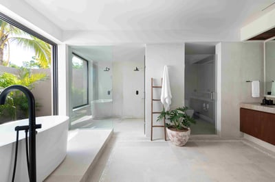 Luxury Villa Photo #14