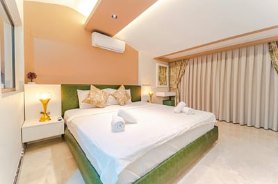 Luxury Villa Photo #28