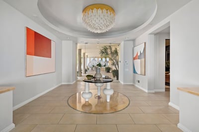 Luxury Villa Photo #10