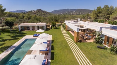 Luxury Villa Photo #5