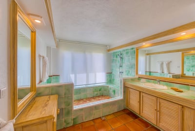 Luxury Villa Photo #27