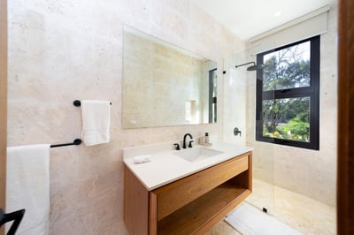 Luxury Villa Photo #24