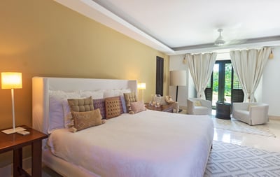 Luxury Villa Photo #32
