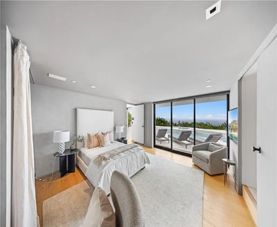 Luxury Villa Photo #43