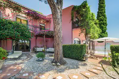 Luxury Villa Photo #12