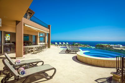 Luxury Villa Photo #14