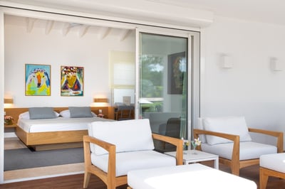 Luxury Villa Photo #34