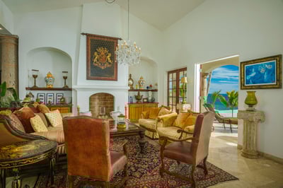 Luxury Villa Photo #26