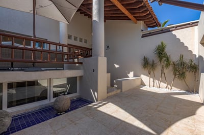 Luxury Villa Photo #14