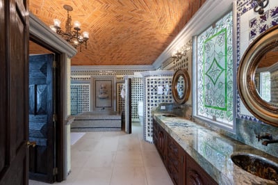 Luxury Villa Photo #43