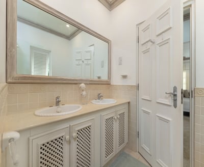 Luxury Villa Photo #16