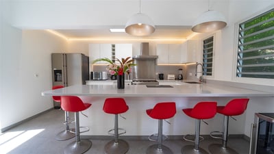 Kitchen & Dining Area