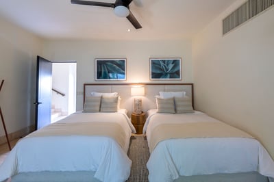 Luxury Villa Photo #49