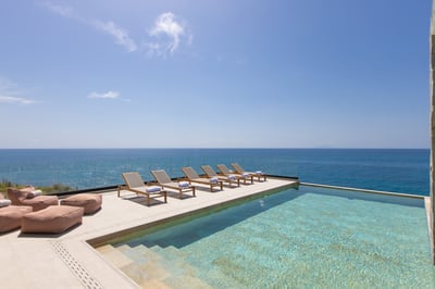 Luxury Villa Photo #6