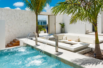 Luxury Villa Photo #16