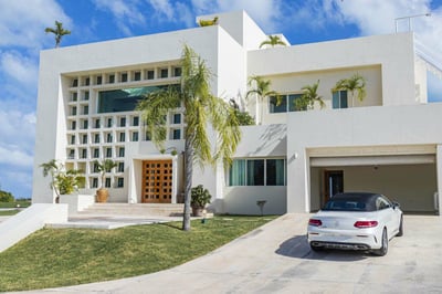 Luxury Villa Photo #28