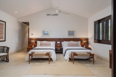 Luxury Villa Photo #32