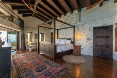 Luxury Villa Photo #33