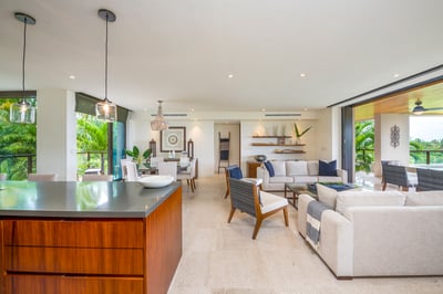 Luxury Villa Photo #15
