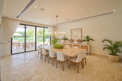Luxury Villa Photo #15