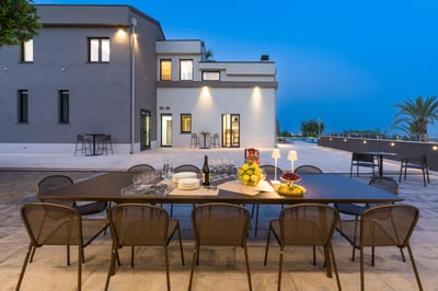 Luxury Villa Photo #14