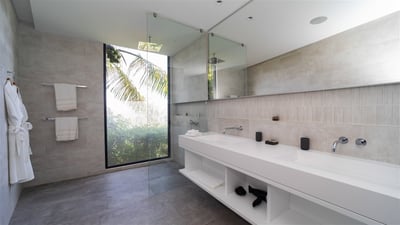Luxury Villa Photo #42