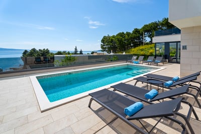 Luxury Villa Photo #13