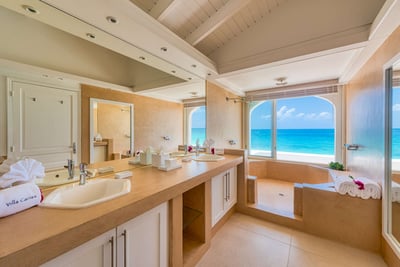 Luxury Villa Photo #24