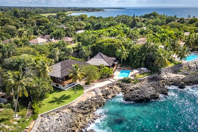 Luxury Villa Photo #6