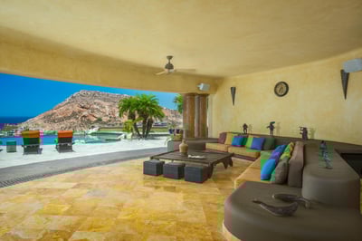 Luxury Villa Photo #18