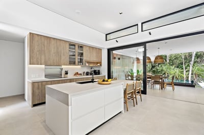 Luxury Villa Photo #9