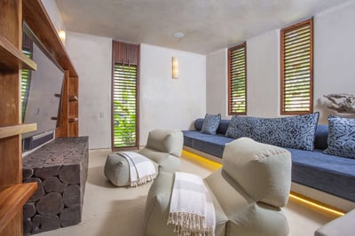 Luxury Villa Photo #20
